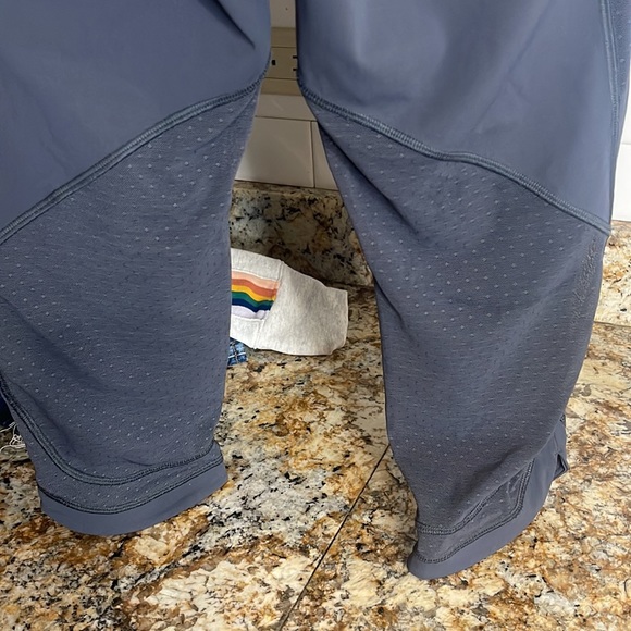 Lululemon, Gray, size 8, lightly worn, great condition - Picture 4 of 6